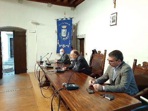 L'assessore regionale alle Autonomie locali Pierpaolo Roberti a Tarcento